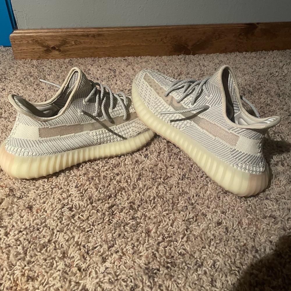YEEZY BOOST 350 V2